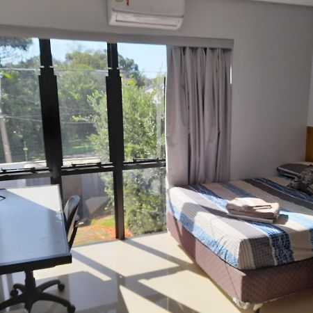 Quarto Em Sobrado Alto Padrao, Piscina, Garagem, Lago Каскавел Екстериор снимка